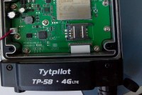 Miejsce na kartę SIM w samochodowym radiotelefonie LTE IP-58 Tyt TP-58