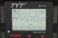 Cyfrowy reflektometr dwupasmowy TYT SW-102 z widocznymi na zdjęciu różnymi pomiarami