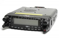 TYT TH-7800  Widok ogólny radioteleofnu przewoźnego - dobrze widoczny włącznik transceivera