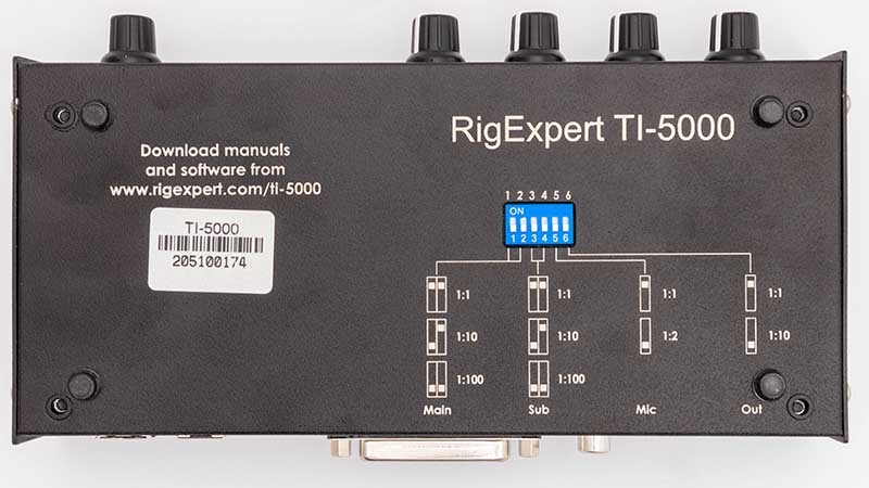 modem digi RigExpert TI-5000- widok panelu spodniego - przełaczniki tłumików wejscie-wyjście