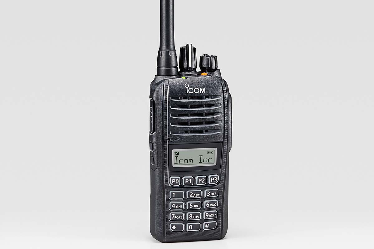 Radiotelefony profesjonalne IC-F1000T/S oraz tak samo wyglądające IC-F-2000T/S - bez wyświetlacza najprostszy model IC-F1000