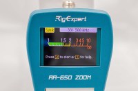Pomiar SWR za pomocą rysowanego wskaźnika analogowego w analizatorze antenowym AA650Zoom Rigexpert