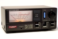 Miernik SWR/Mocy DIAMOND SX-100 - widok od przodu - przełącznikizakresu pomiarowego, Moc/SWR oraz REF/FWD