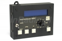 Kontroler DIAMOND SDC1 do obsługi anteny SD330 a na pulpicie najważniejsze funkcje do strojenia