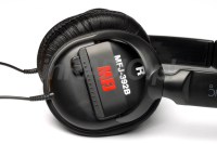 Słuchawki nauszne MFJ-392B posiadają regulację głośności zrealizowanym na potencjometrze suwakowym