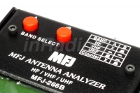 Przyciski zmieniajace pasma pracy w analizatorze antenowym MFJ-266B