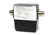 Reflektometr dwupasmowy RS50 Nissei wymaga instalacji 2 baterii AAA, pod klapką zamykaną na śrubkę PHILIPS, widoczną na zdjęciu