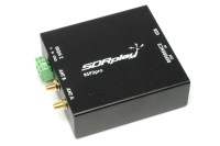 Odbiornik szerokopasmowy firmy SDRPlay RSP2pro z gniazdem (zielonym) do podłączenia anten na pasma KF