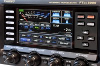 Radiostacja YAESU FTDX-3000 widoczne menu jako wybór jednego z 3 ekranów