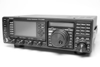 Radiotelefon bazowy YAESU FT-DX-3000 Widok ogólny panela przedniego