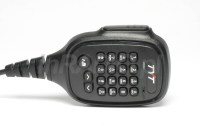 MD9600 Samochodowy transceiver wyposażony w mikrofon z klawiaturą DTMF