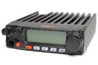 Jednopasmowy transceiver Yaesu FT-2980-E jest łatwo programowany z przycisków na panelu przednim (np.: nazwy kanałów)
